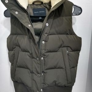 Banana Republic Puffer Vest Size XS